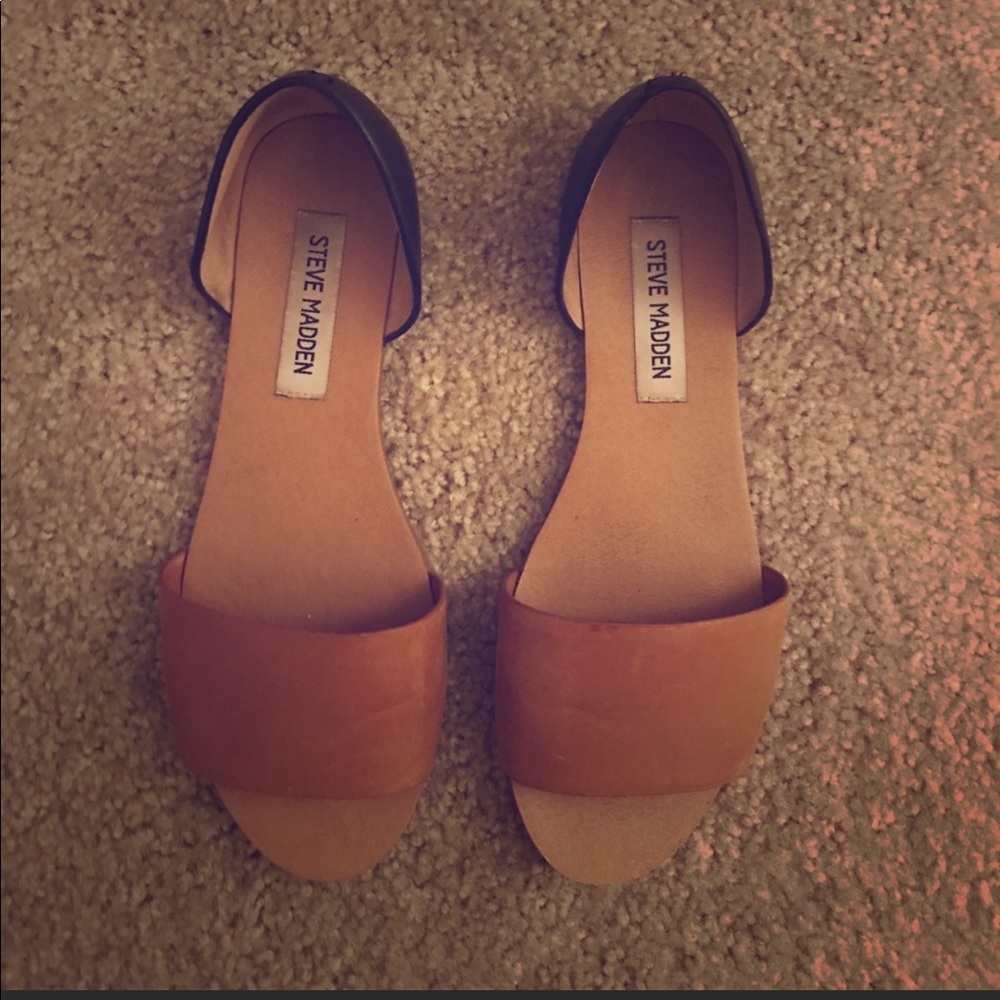 Steve Madden flat sandals